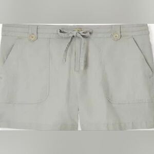 TORRID 5" PULL-ON LINEN BLEND MID-RISE SHORT. SIZE 26. SEAGRASS.